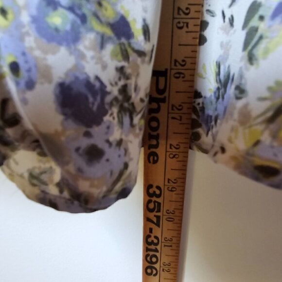 EUC LIKE NEW MAURICES FLORAL BUTTON DOWN LONG SLEEVES TOP SIZE XL - Picture 13 of 13